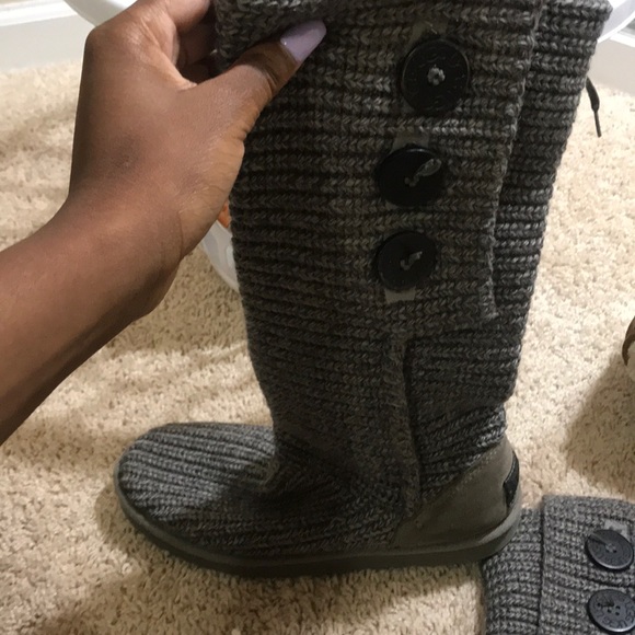 Sweater grey uggs authentic - Picture 2 of 3